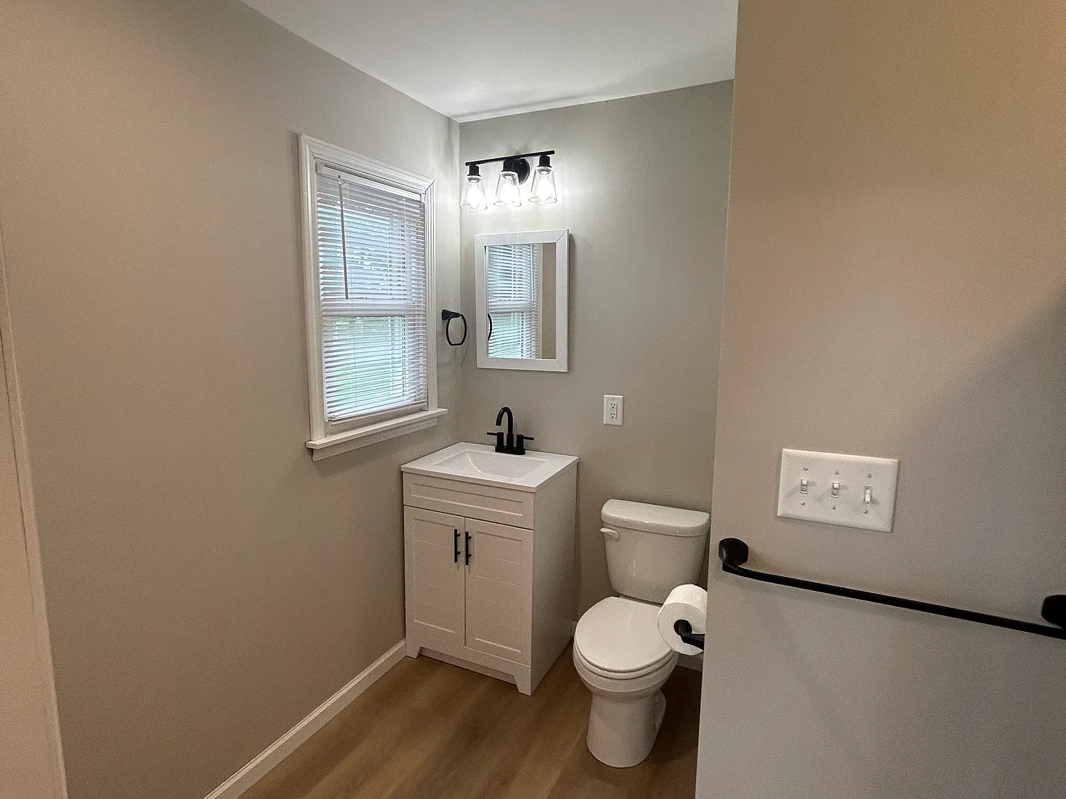 1 bed, 572 sqft, $1,350 — Photo 2