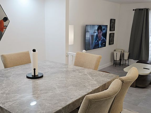 2nd image of 8 Highlands Ct