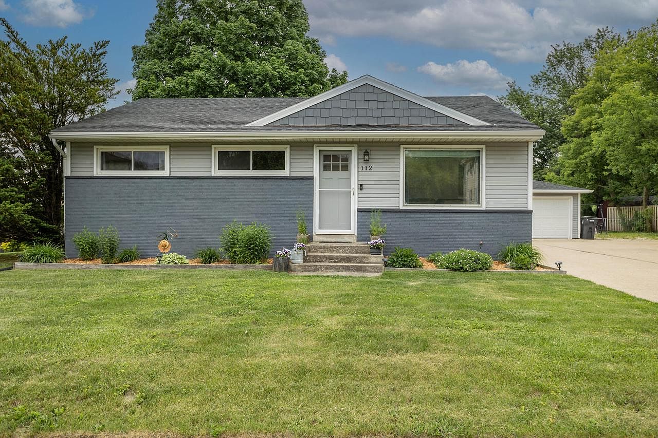 112 Morris St, Pewaukee, WI 53072 Zillow