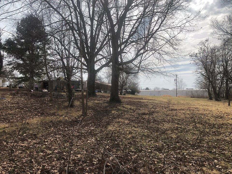 2nd image of 718 Griffin St