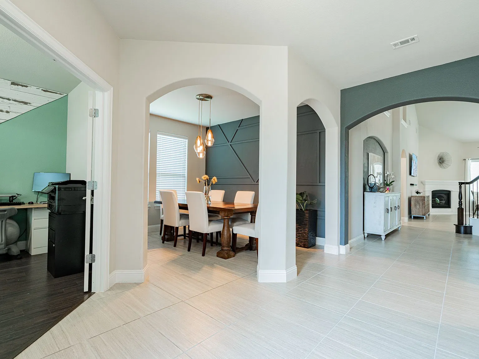 4 bed, 3.5 bath, 3289 sqft, $4,000 — Photo 4