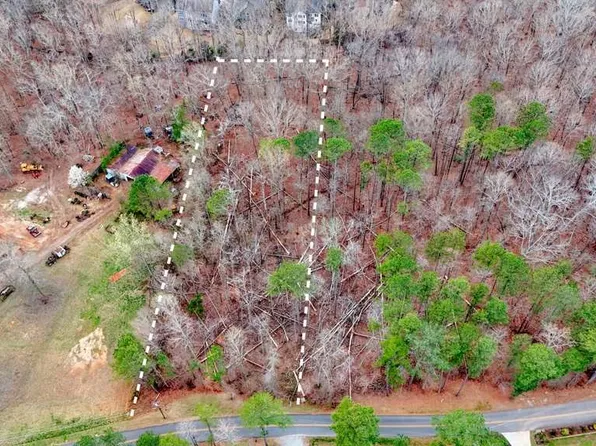 8245 Bow Trl, Woodstock, GA 30188