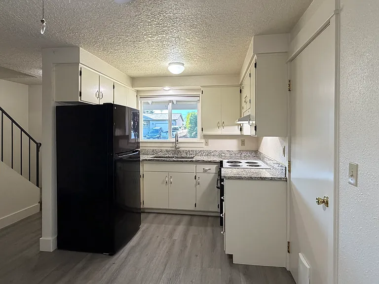 24848 Dunham Rd — Photo 3