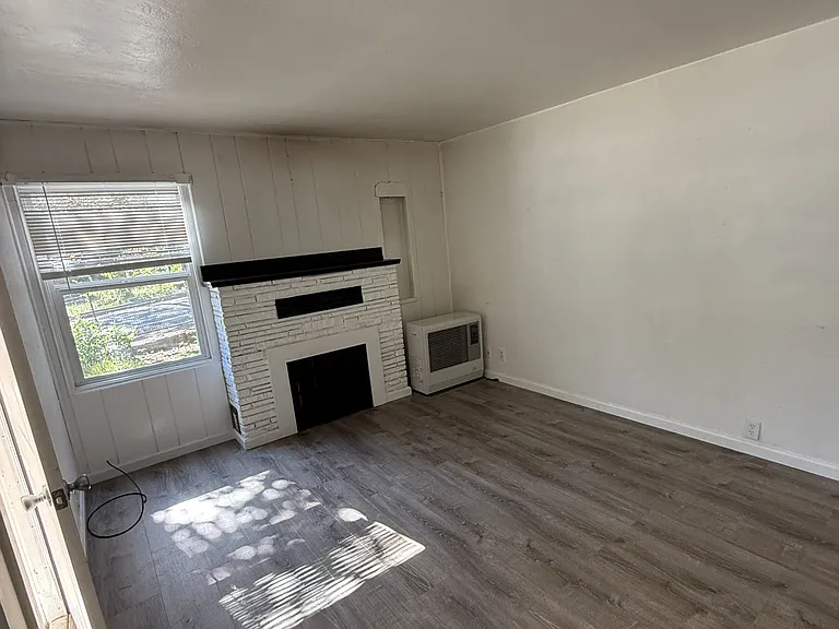 4428 Gleaves Ave — Photo 3