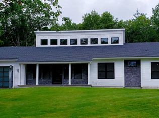 18 Camelot Cir, Old Orchard Beach, ME 04064