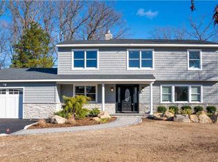 2 Colonial Gate, Plainview, NY 11803