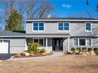 2 Colonial Gate, Plainview, NY, 11803