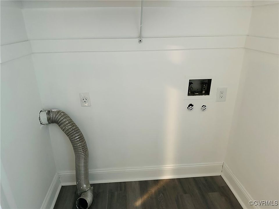 1st image of 4422 Silverfox Ln
