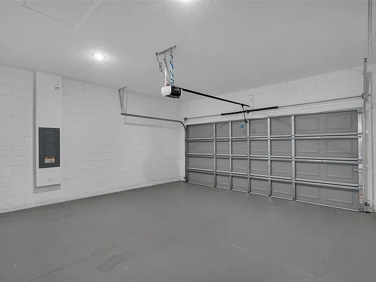 2211 SW 153rd Pl — Photo 35