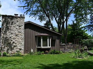 1050 Devonshire Dr, Oshkosh, WI 54902