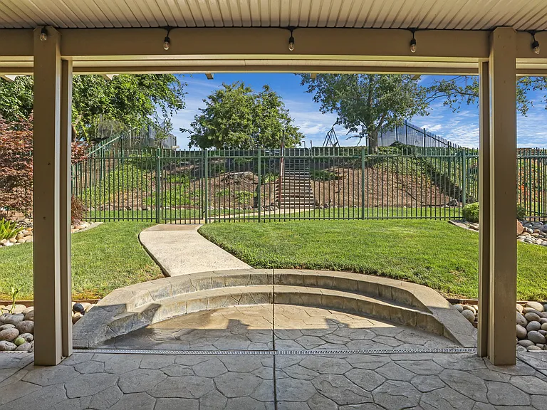 6687 Brook Falls Cir — Photo 10