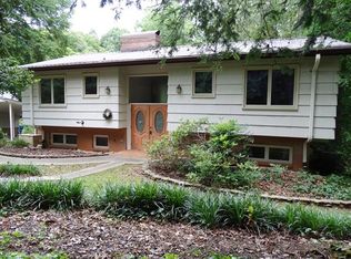 1026 16th Avenue Pl NW, Hickory, NC 28601