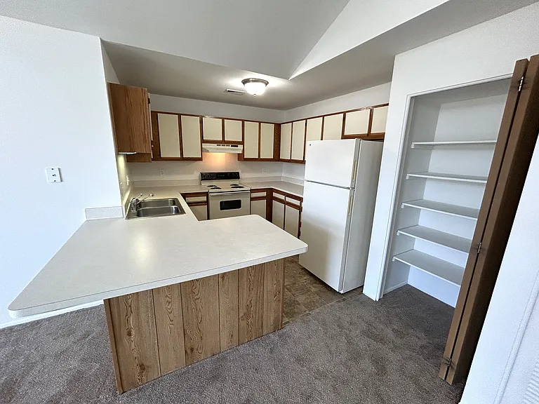 Thornridge Apartments — Photo 124