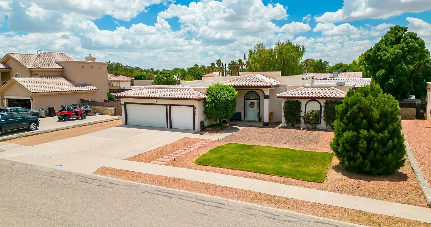662 Jeanny Marie Ct — Photo 2