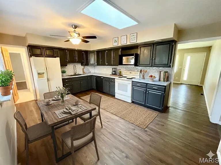 208 Harvard Dr — Photo 15