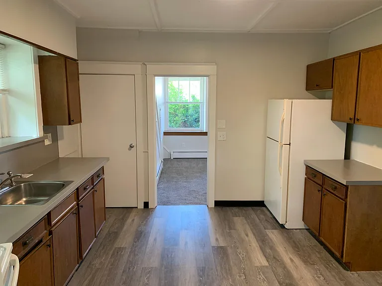406 Main St — Photo 5