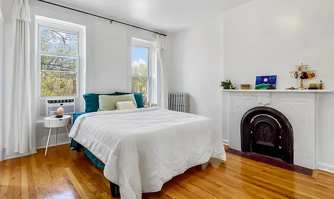 Rented by Compass | media 24