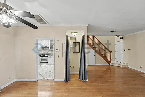 6801 Mammoth Ave #17 Photo 1