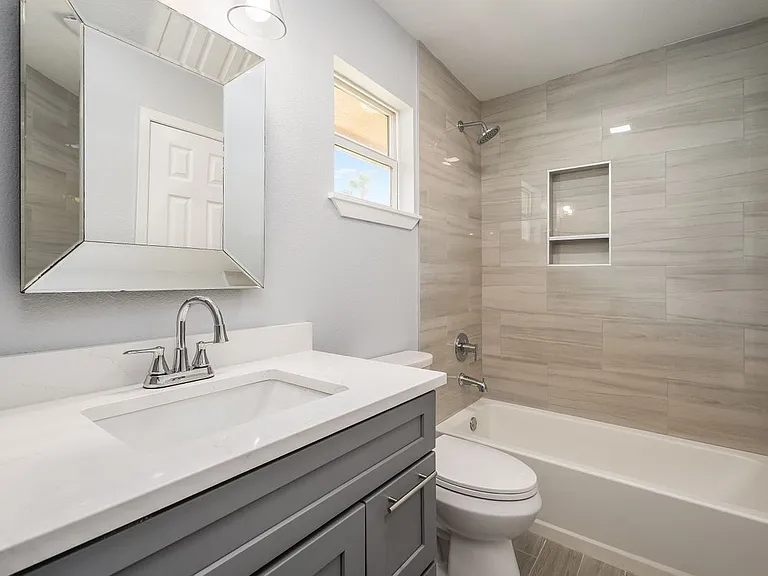 901 Bonita Dr — Photo 3