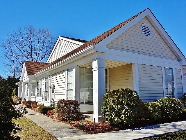 2nd image of 189 Glen Dr