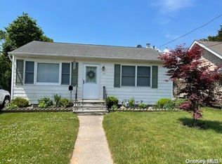 30 Rowland Ave, Blue Point, NY 11715