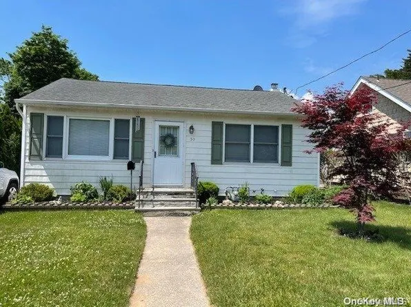30 Rowland Avenue, Blue Point, NY 11715