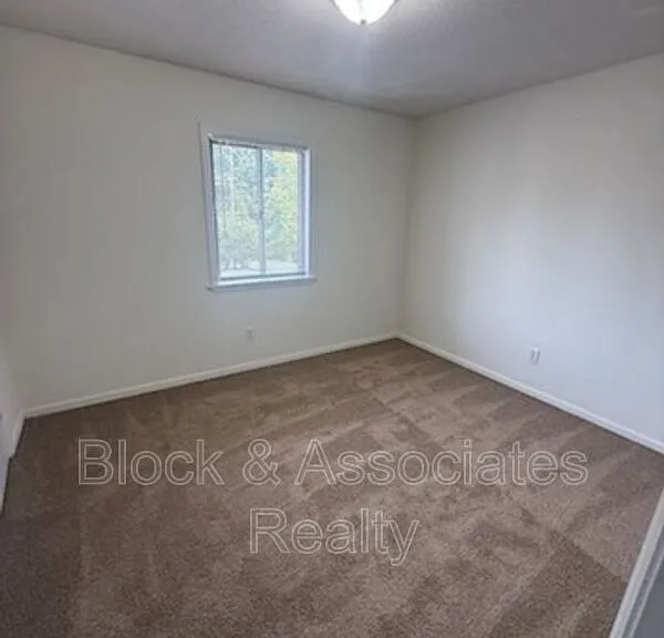 605 Sunset Ave #7 — Photo 6