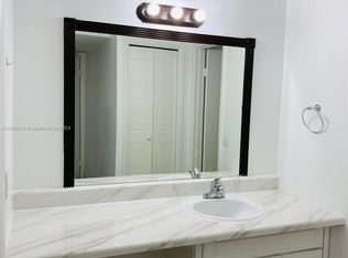 380 Racquet Club Rd APT 103, Weston, FL 33326