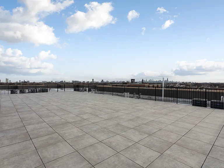 2505 W Farragut Ave #402 — Photo 17
