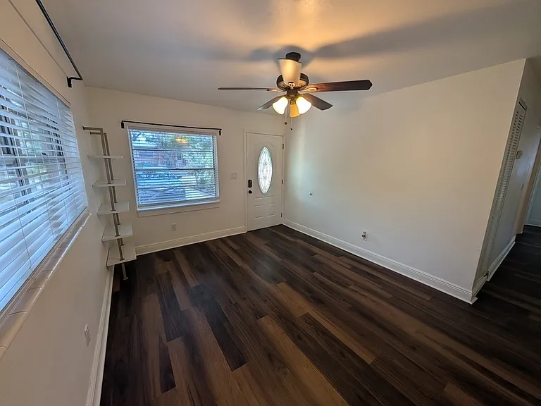 4223 W Laurel St #FRONT HOUSE — Photo 9
