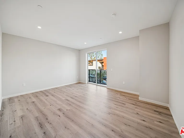 1051 S Corning St #501 — Photo 19