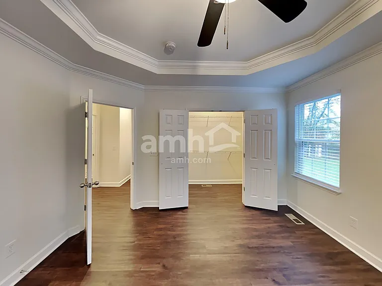 710 Norwood Ct — Photo 8
