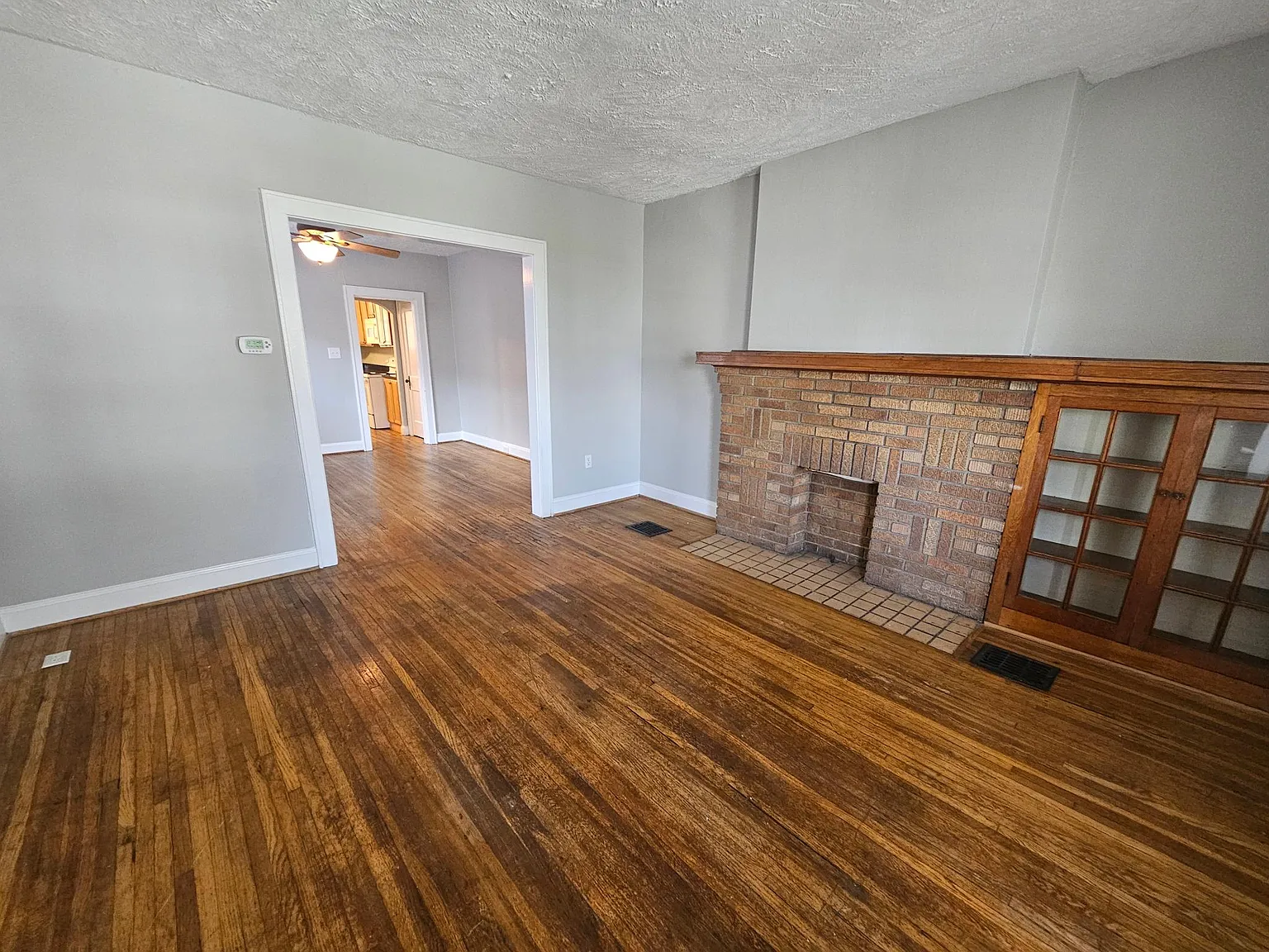 3 bed, 1176 sqft, $1,295 — Photo 4
