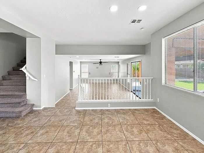 2181 E Westchester Dr — Photo 14