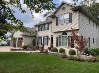 474 Hawthorne St, Neenah, WI 54956