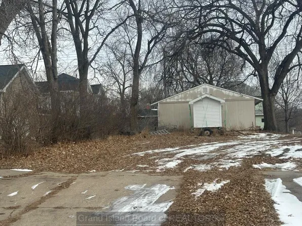 812 15th St, Aurora, NE 68818