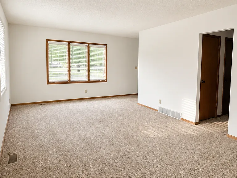 721 NE 6th St #721 — Photo 3