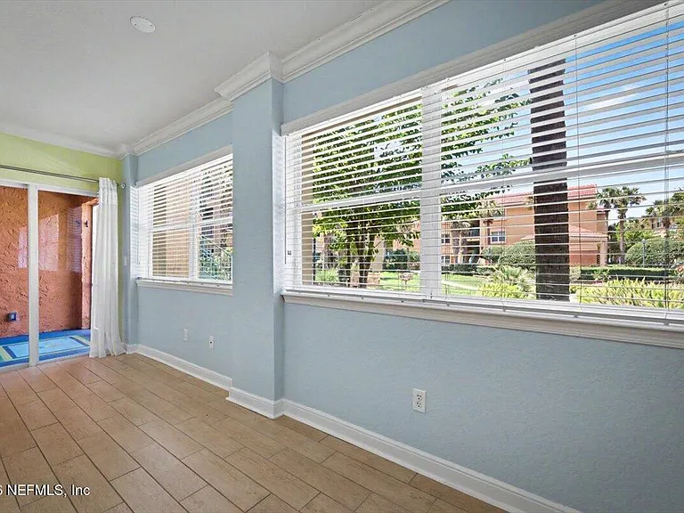 101 25th Ave S #J13 — Photo 12