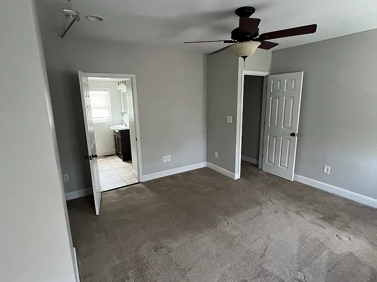 221 S Washington St — Photo 10