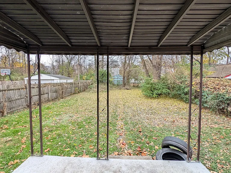 12084 Vaughan St — Photo 17
