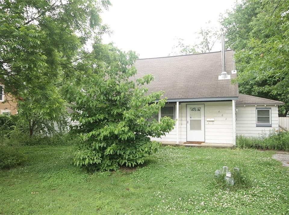 1st image of 407 SE C St