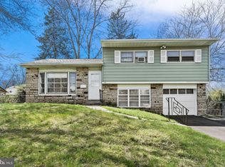 6 Rita Rd, Morrisville, PA 19067