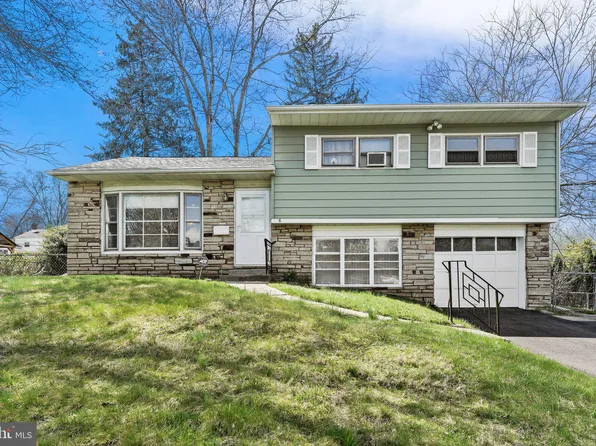 6 Rita Rd, Morrisville, PA 19067