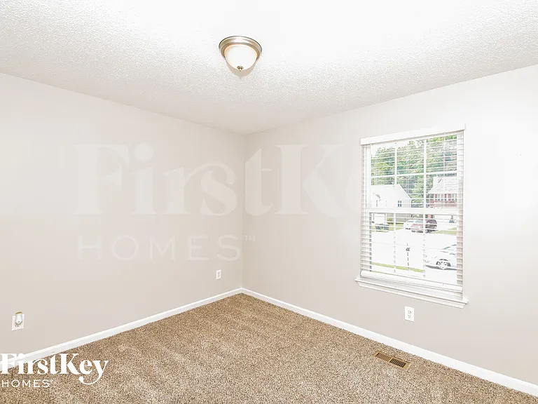 209 Oakwood Pl — Photo 11