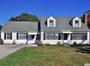 1107 Pulaski Rd, East Northport, NY 11731