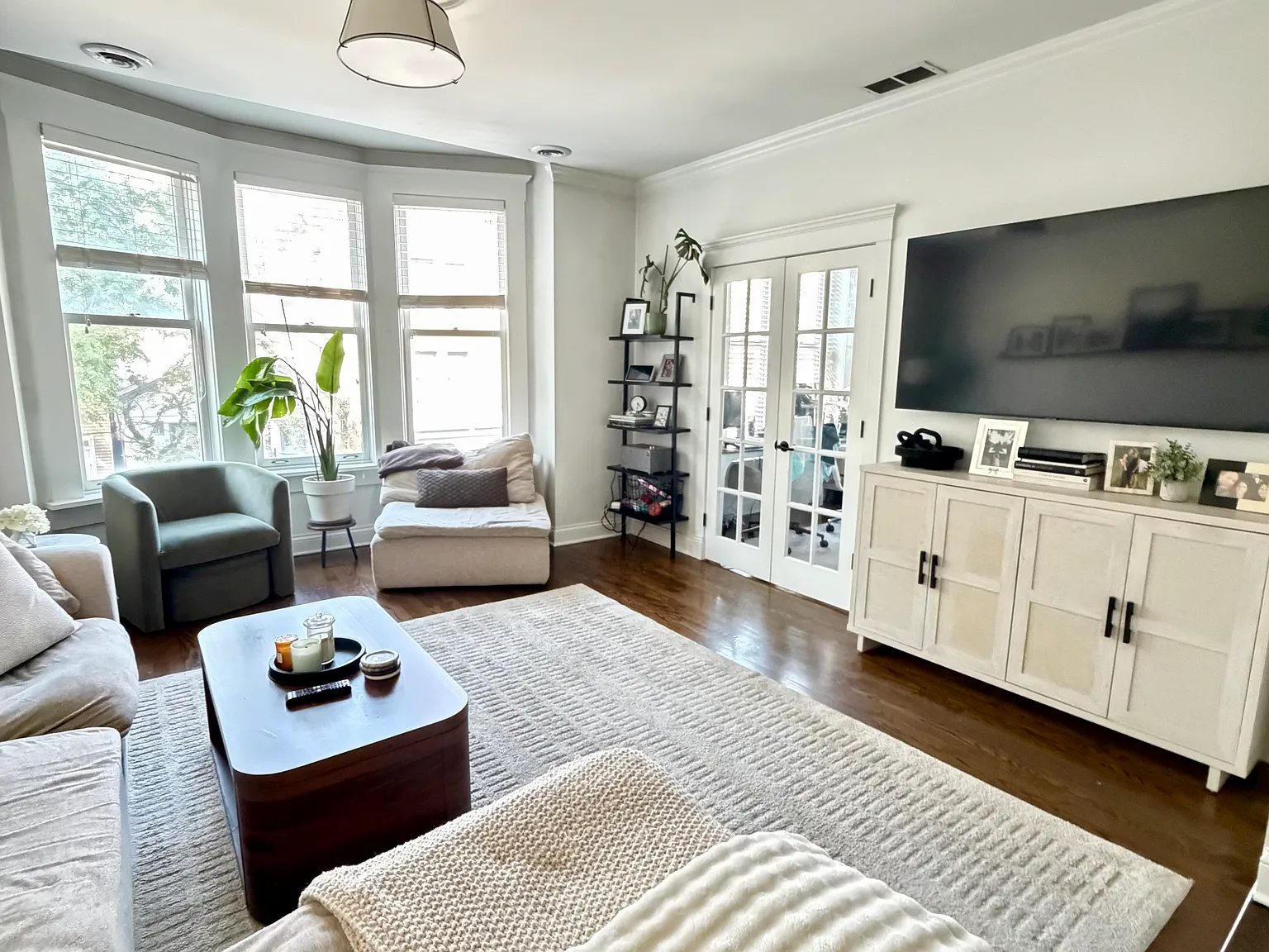 3 bed, $5,500 — Photo 3