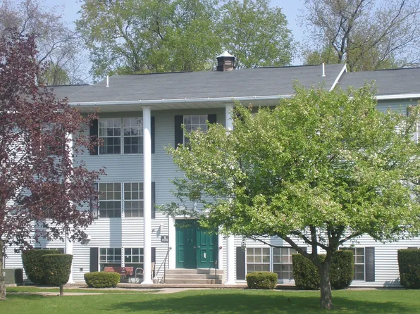 114 Manor Vlg #114, Bath, NY 14810