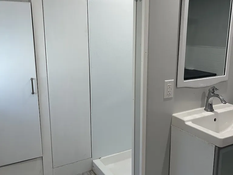 48 Grove St #5 — Photo 4