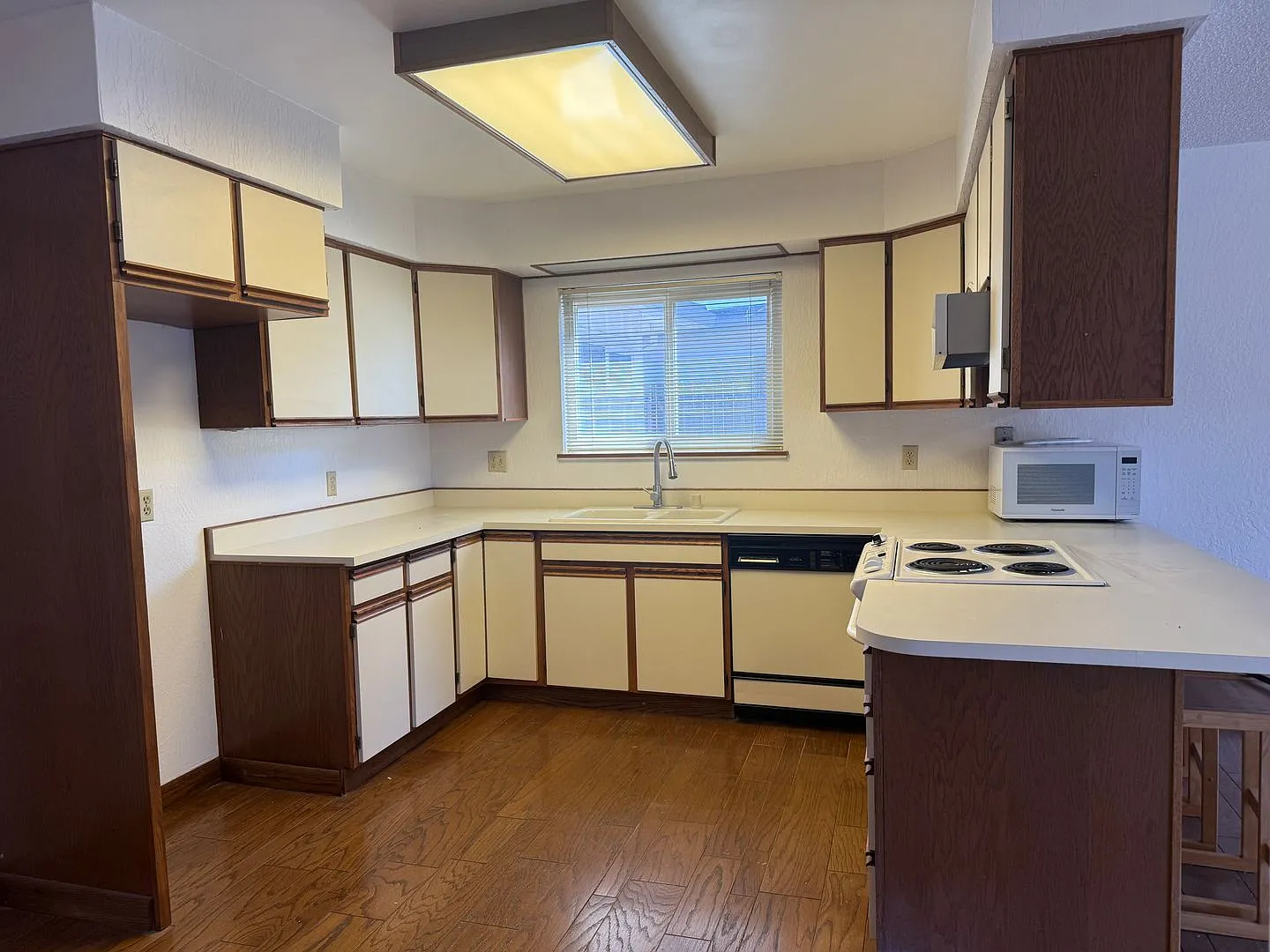 718 Linwood St. — Photo 3