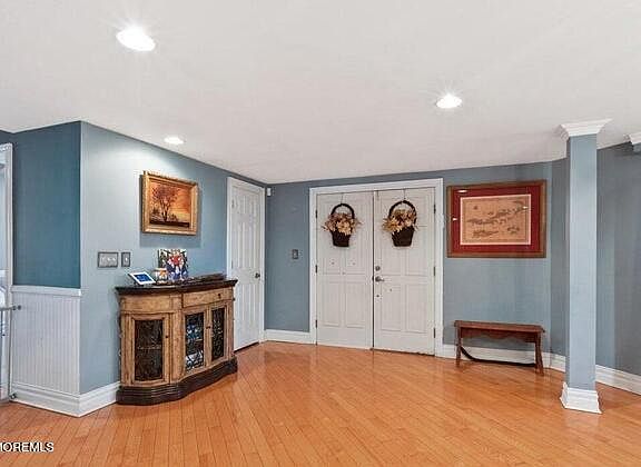 3rd image of 600 Duchess Court